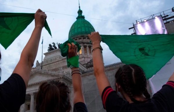 Los próximos pasos para que la ley del Aborto legal entre en vigencia