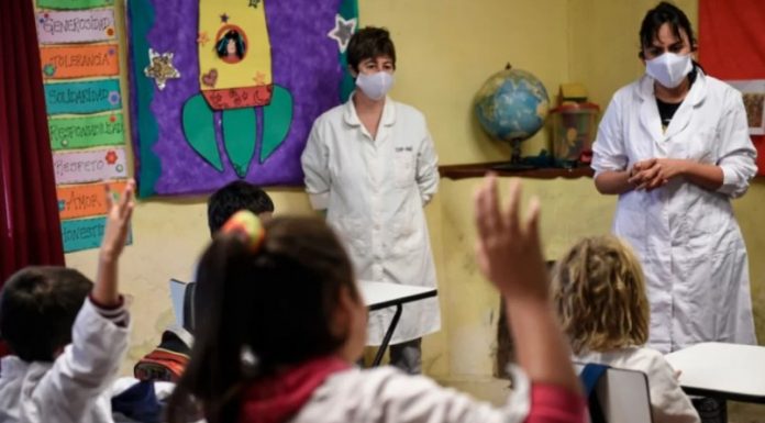 SADOP denuncia que obligan a docentes a trabajar en modo presencial SADOP denuncia que obligan a docentes a trabajar de modo presencial