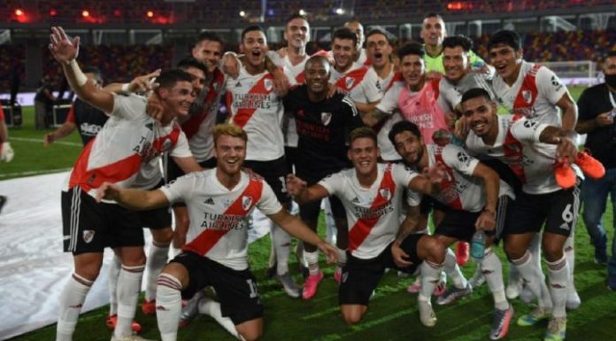 River se impuso ante Racing por 5 a 0 y obtuvo la Supercopa Argentina