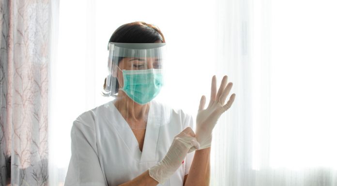 Al menos 3.000 enfermeras murieron por coronavirus y la mayoría se plantea dejar su puesto