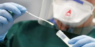 Tokio solicitó a China detener exámenes de hisopado anal a ciudadanos japoneses