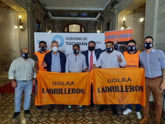 Manzur y la UOLRA firman la creación del Registro Provincial de Ladrilleros Artesanales