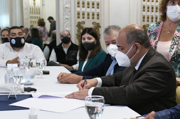 Manzur y la UOLRA firman la creaci&oacute;n del Registro Provincial de Ladrilleros Artesanales