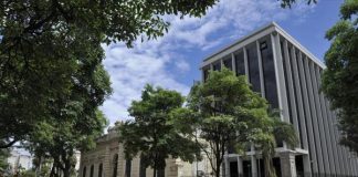 Interna oficialista expone la falta de transparencia de los contratos políticos