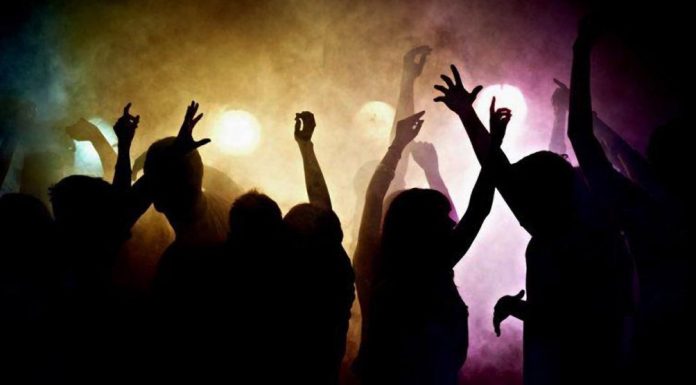 Organizó una fiesta clandestina y ahora deberá pagar una multa de $700 mil