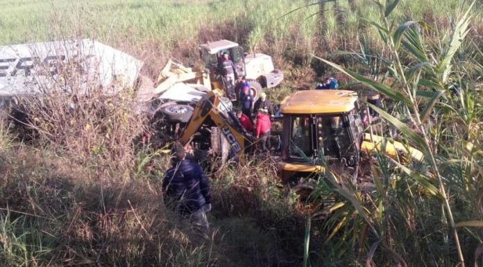 Autopista Famaillá-Tucumán| Salvaron a un camionero atrapado tras volcar