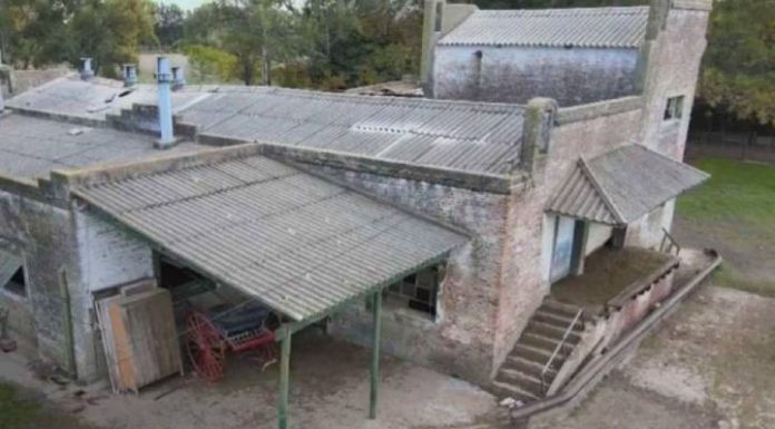 Actividad Paranormal | La casa embrujada donde de noche vuelan piedras