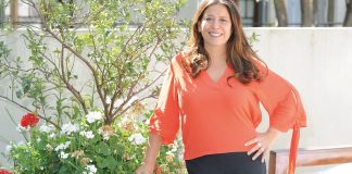 La escritora Cordobesa Viviana Rivero llega con "Una luz fuerte y brillante"