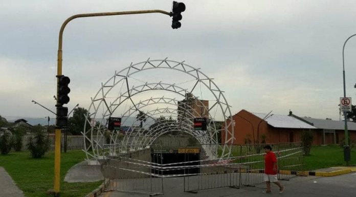 Túnel de calle Córdoba | La Policía clausuró el paso porque se inundó otra vez