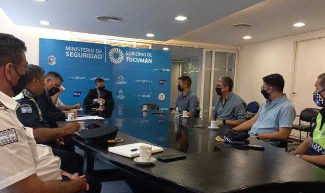 Operativo Felices Fiestas | Habrá una presencia policial importante en los locales comerciales Operativo Felices Fiestas | Importante presencia policial en locales comerciales