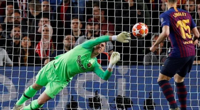 Atajada de Ter Stegen salvó a un Barcelona plagado de juveniles