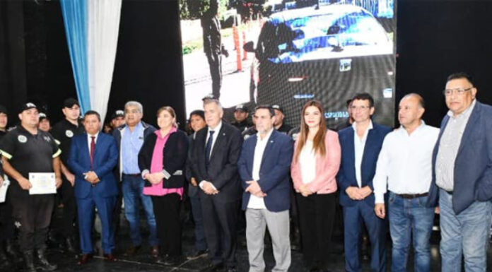Banda del Río Salí | Jaldo participó de la entrega de equipos de seguridad