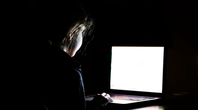 Grooming | Denunciaron a una maestra por acoso a un chico de 12 años