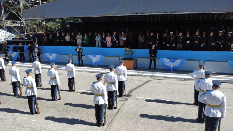 Desfile cívico-militar por el Día de la Independencia